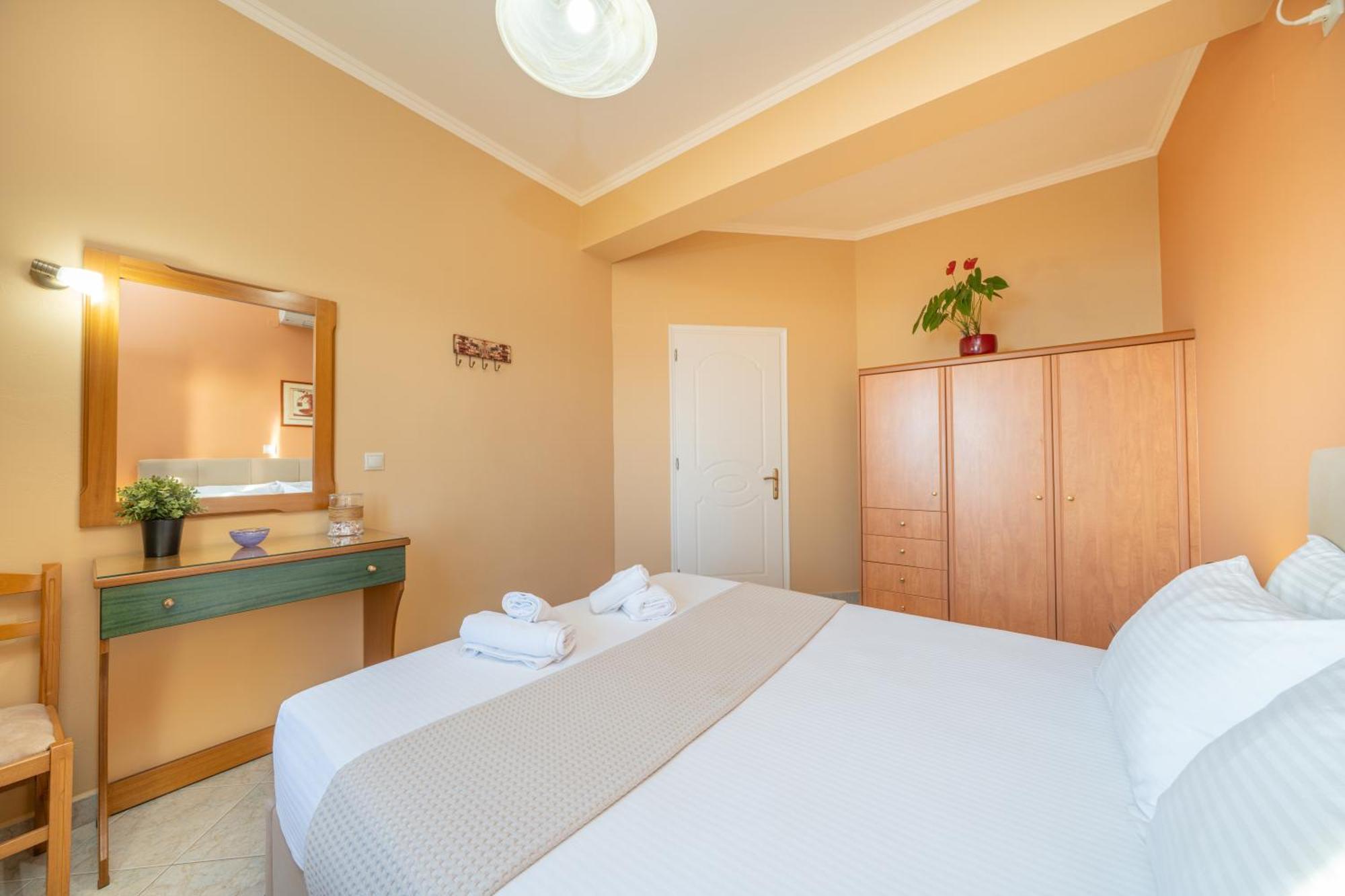 Eleftheria Apartments Vlachata Екстер'єр фото